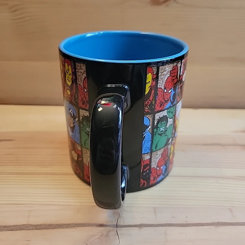 Marvel Comics Ceramic Coffee Mug 20 oz Superheroes Microwave Dishwasher Safe